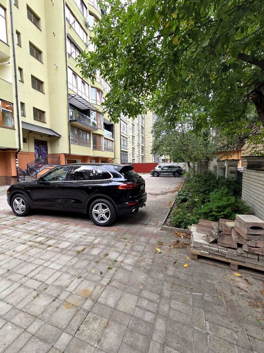 1877035129001590