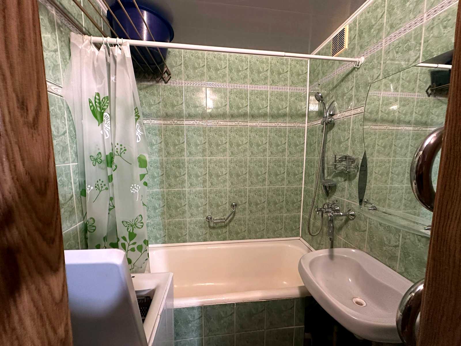 1877036232522570