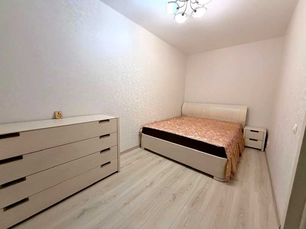 1877036555607551