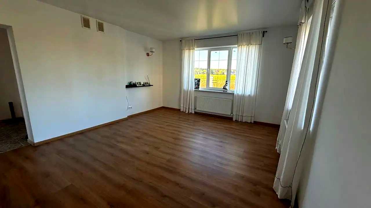 1877037065109750