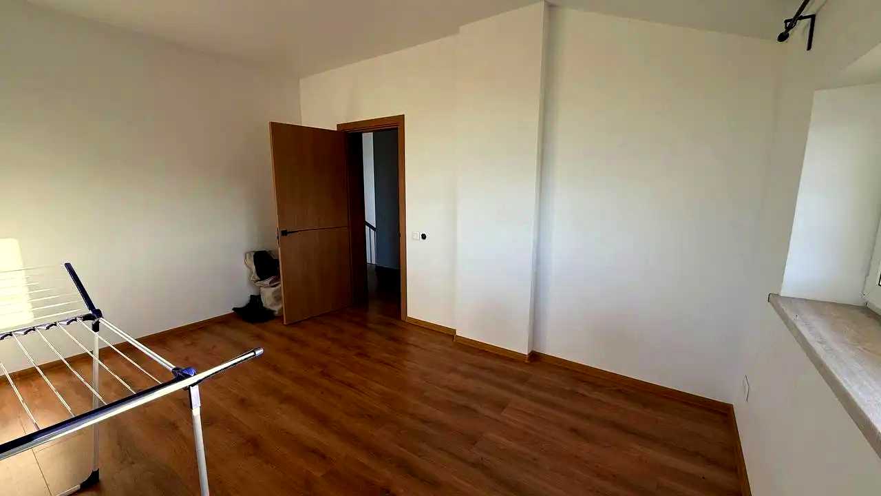 1877037067634477
