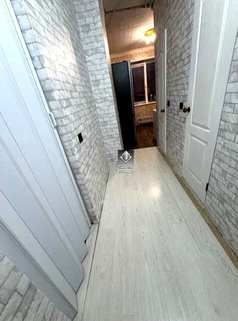 1877037595526921