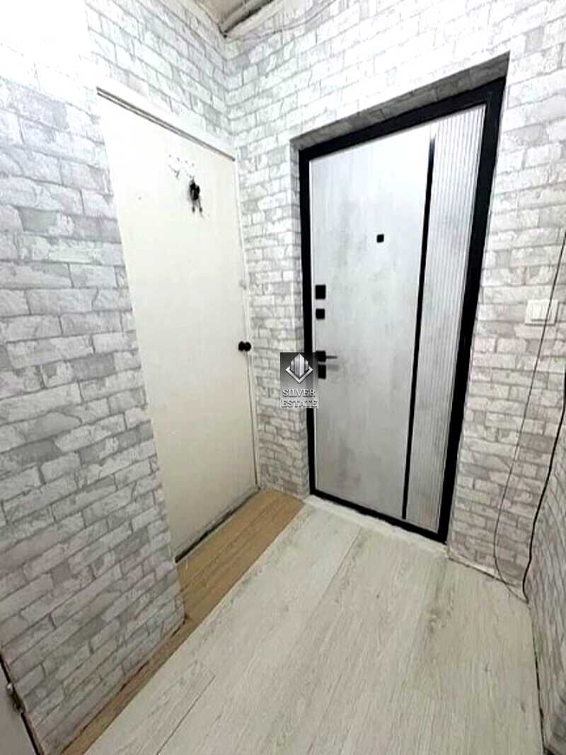 1877037595862859