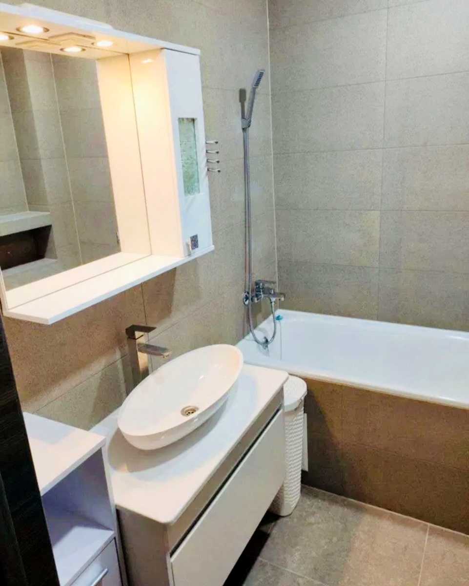 1877038671835512
