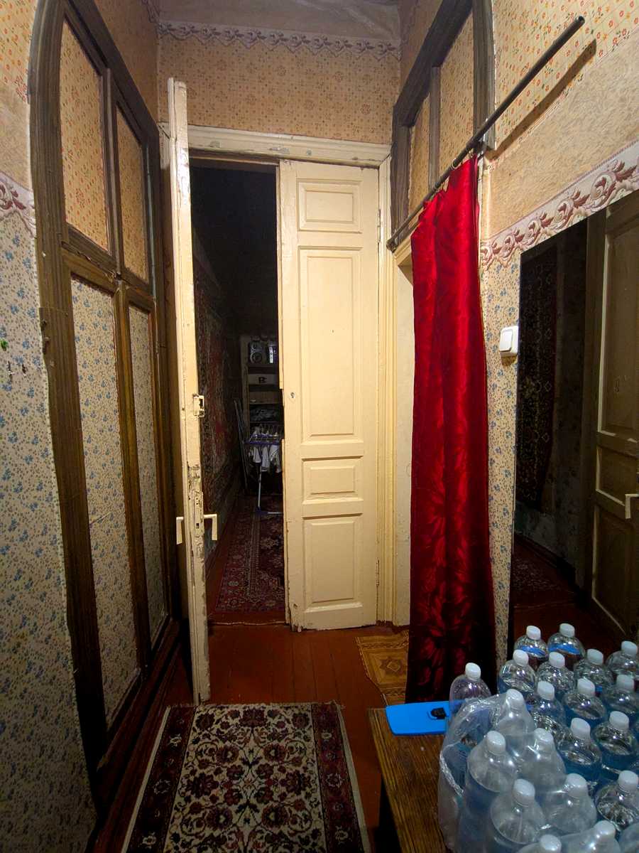 1877038976310071