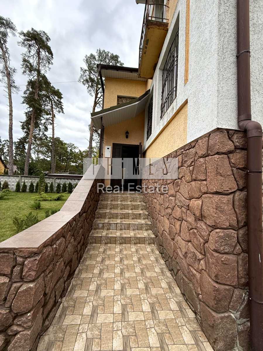 1877039651848401