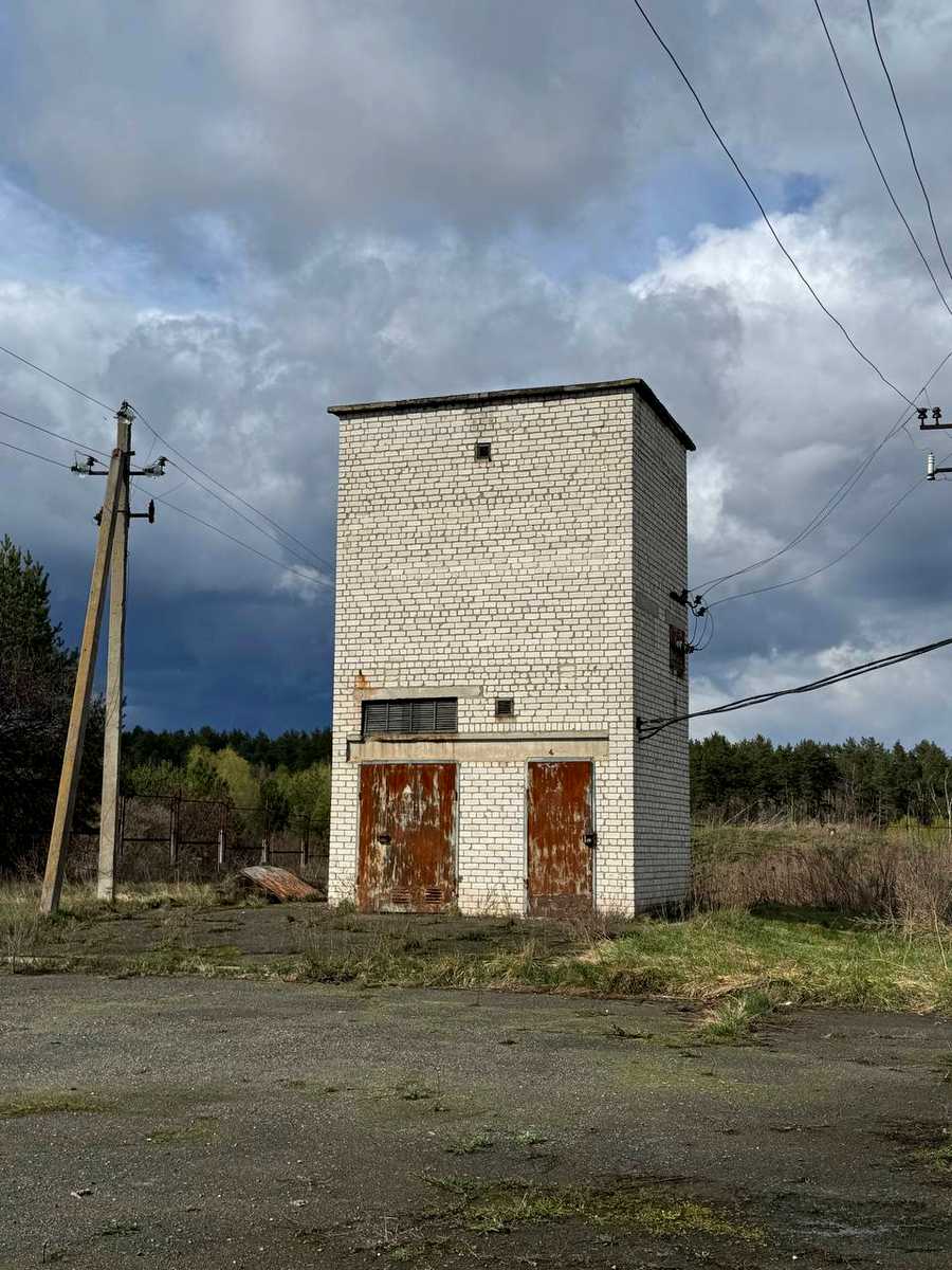 1877039985999879
