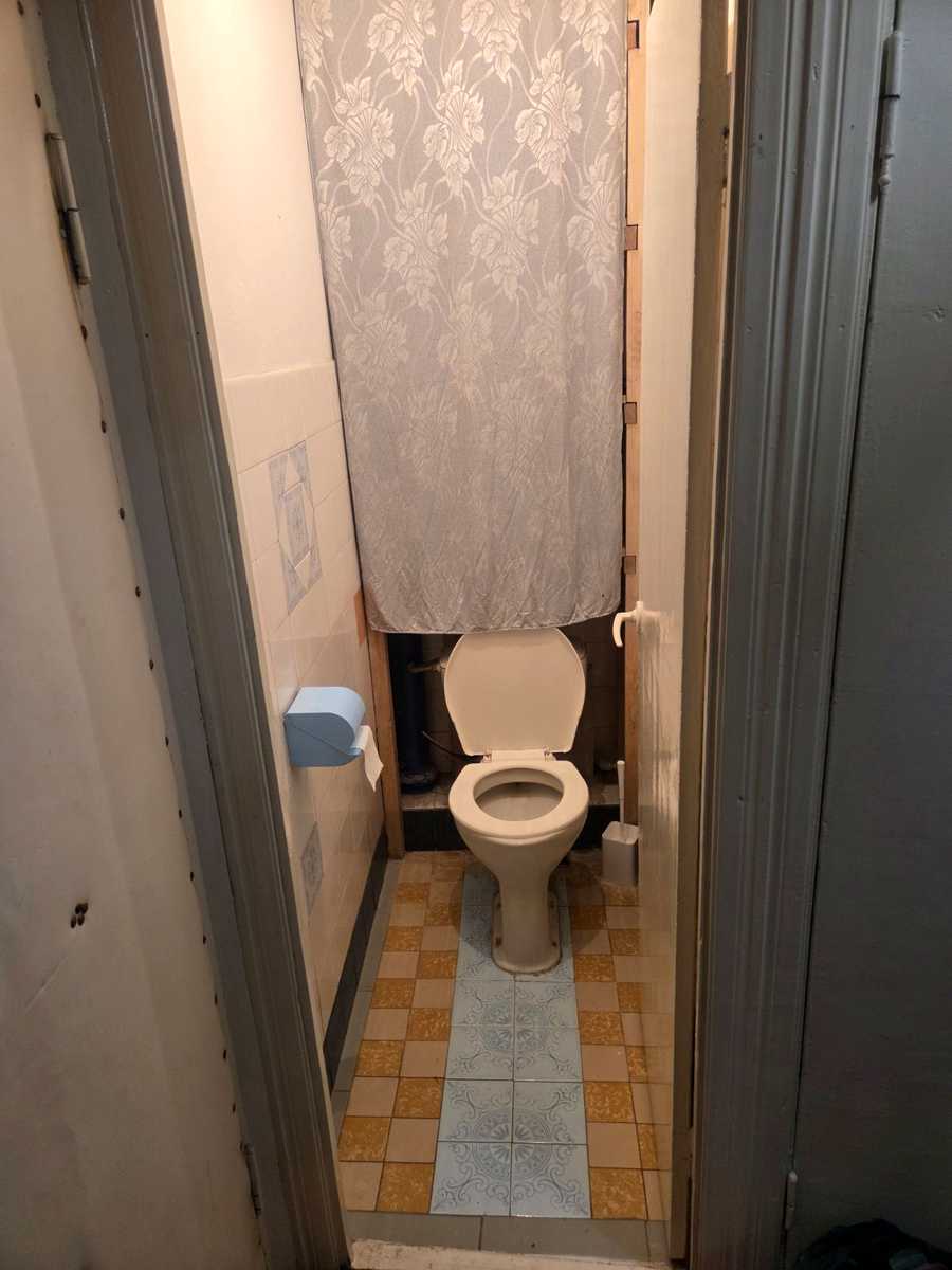 1877041444403700