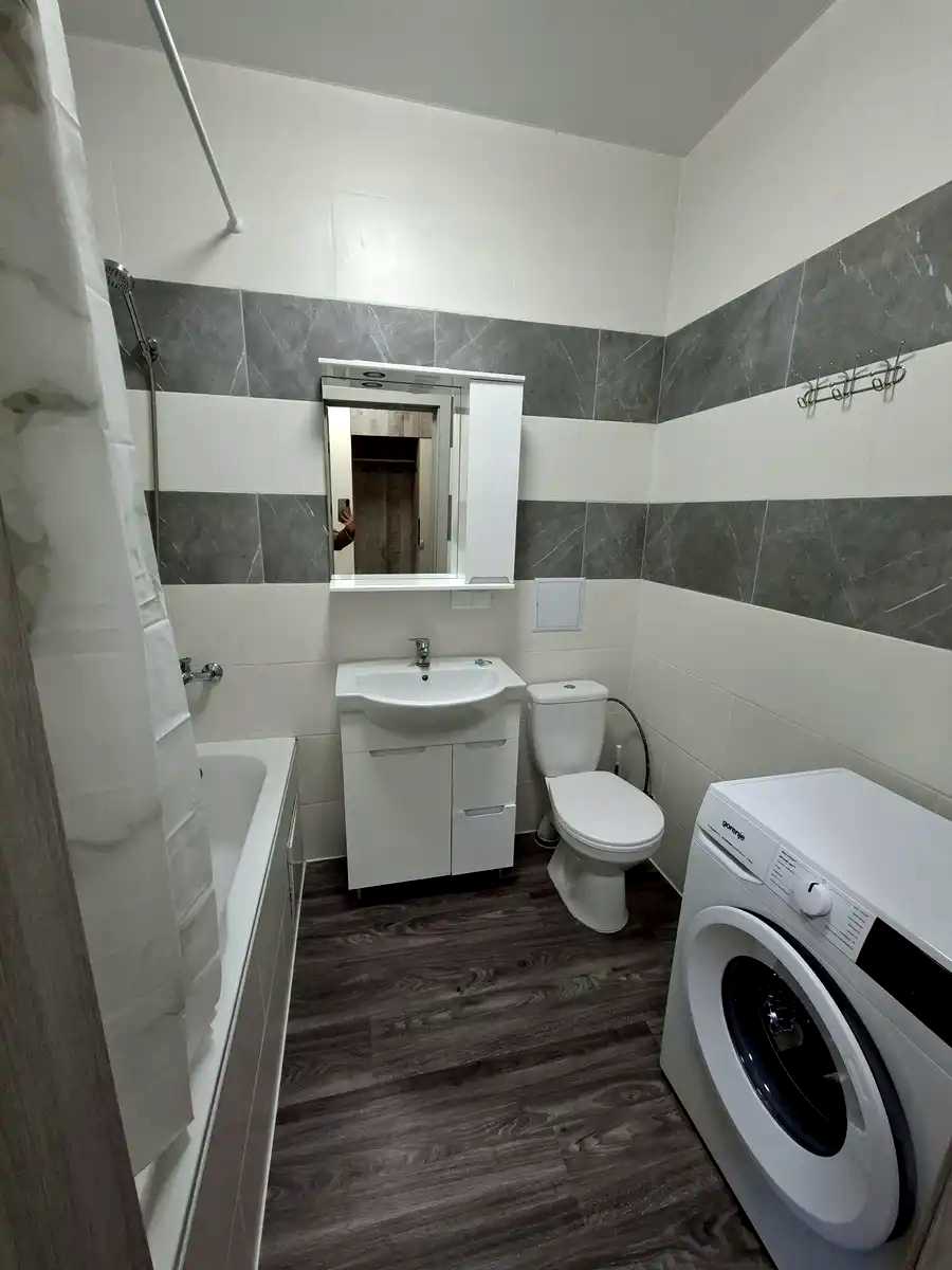1877042273453425