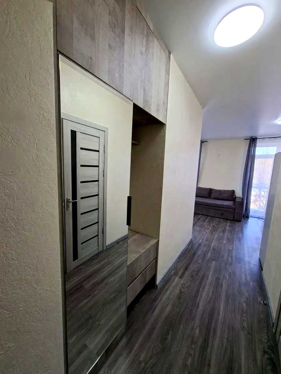 1877042273610374