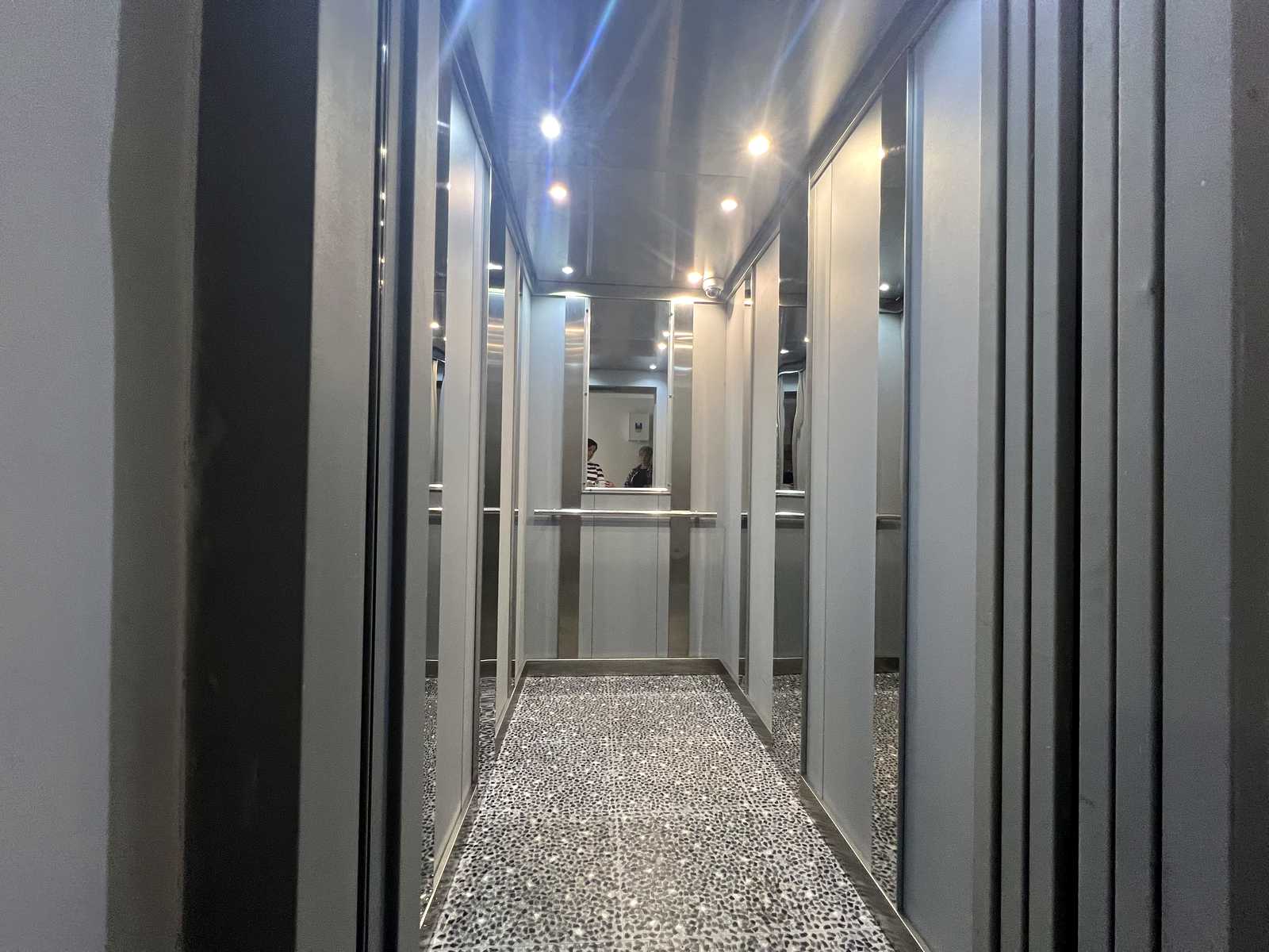 1877043315536495