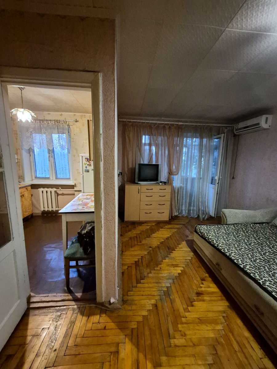 1877043335326381