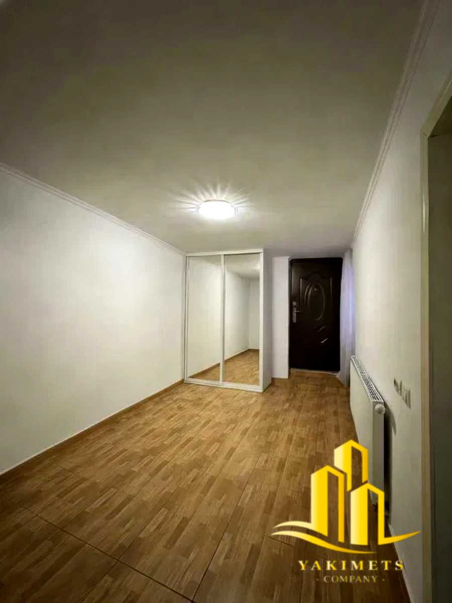 1877043602258672