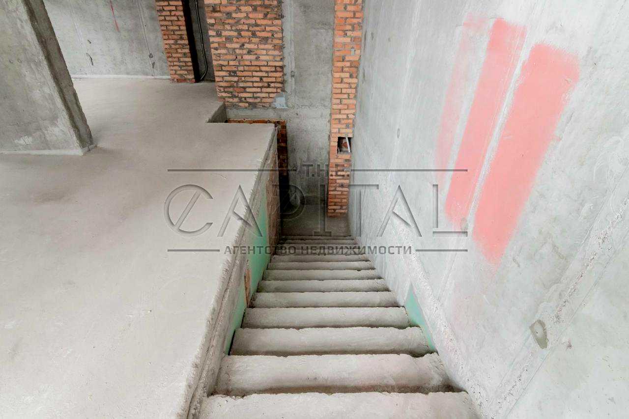 1877044352352587