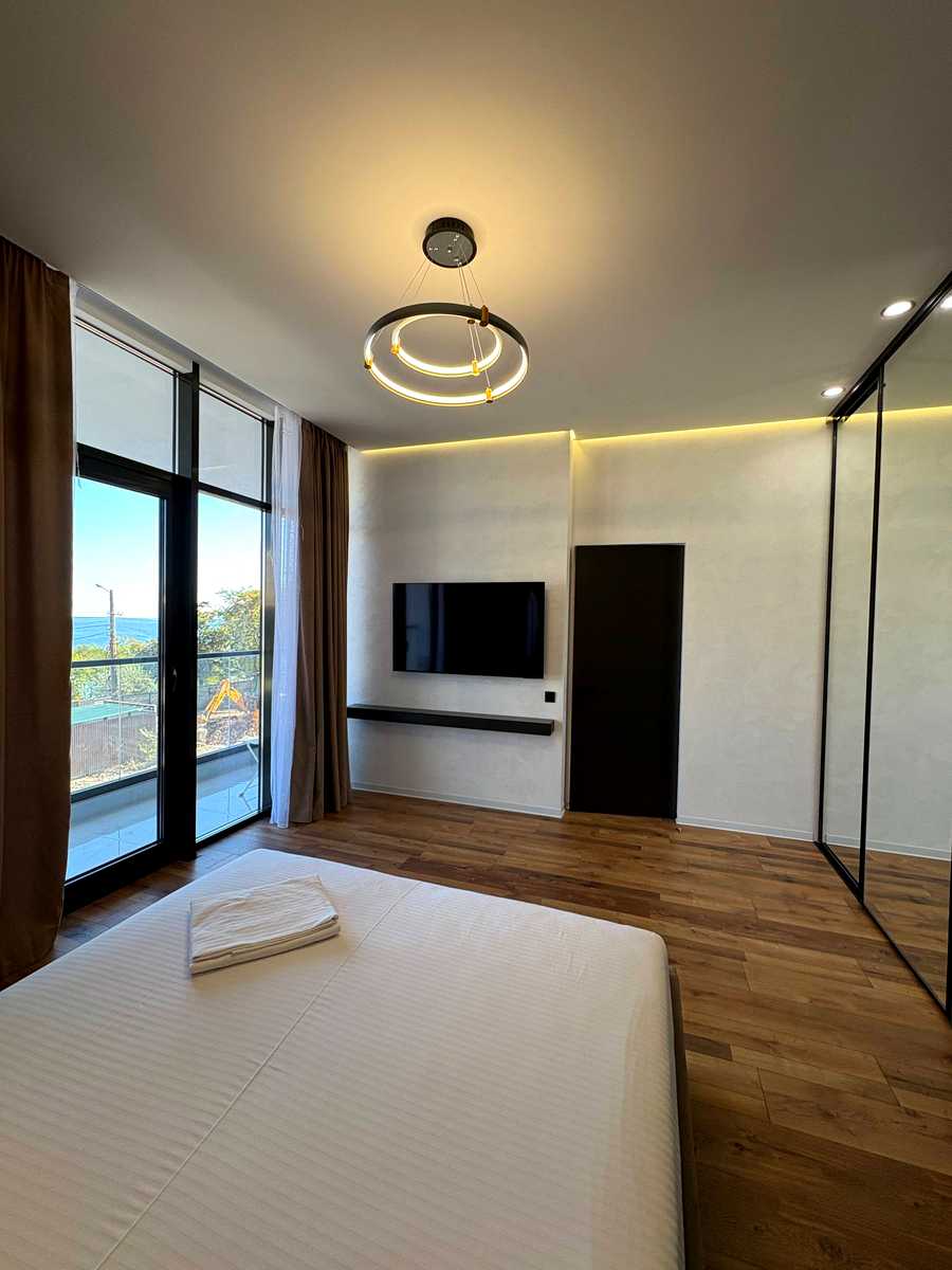 1877044365442107