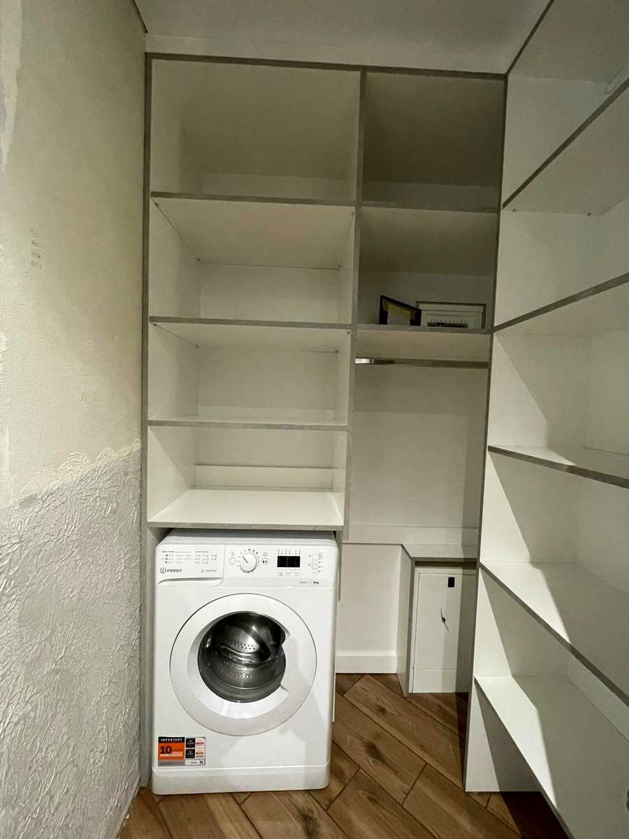 1877044398105993
