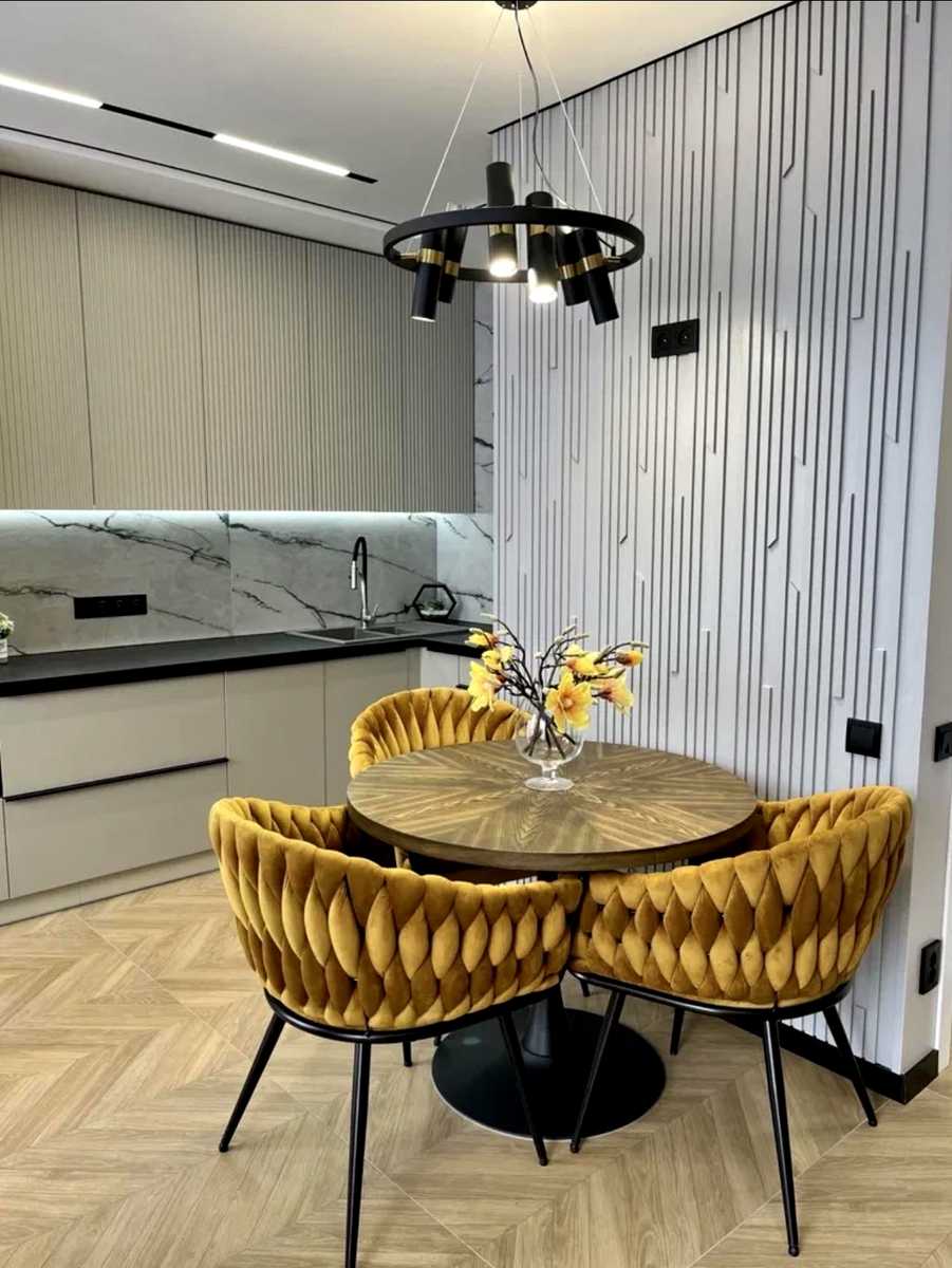 1877045255731967