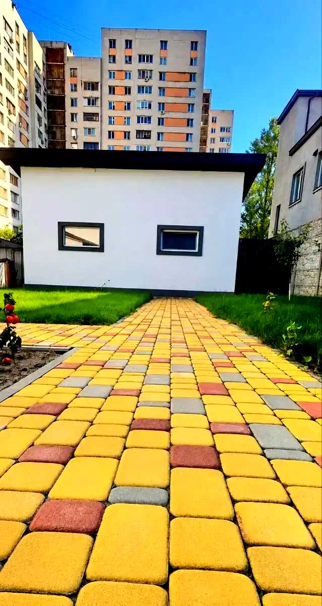 1877045454964109