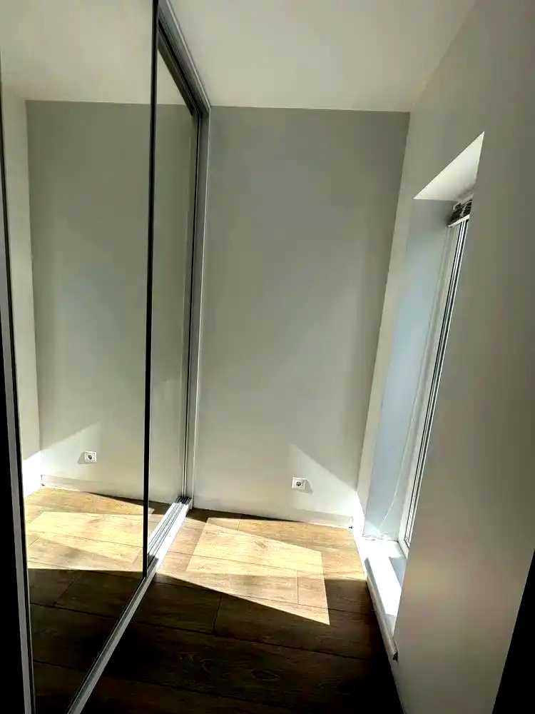 1877045701631639