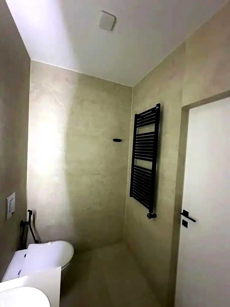 1877045702533804