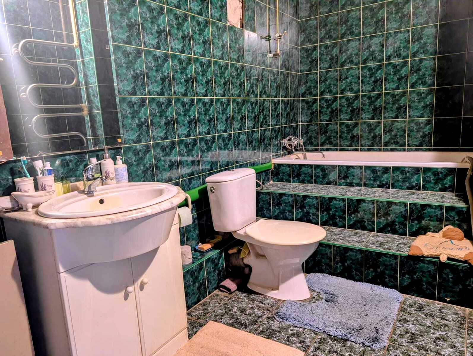 1877046612573361