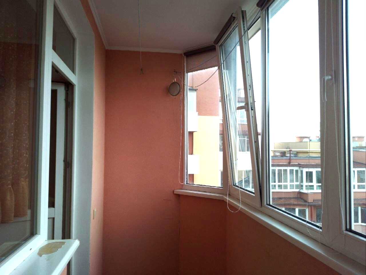 1877046903606206