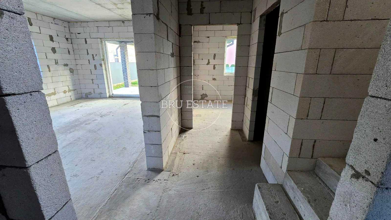 1877047578234874