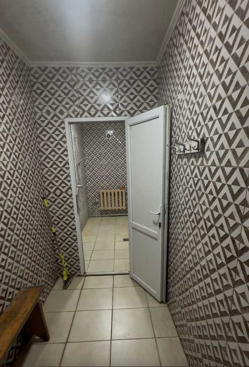 1877047581951071