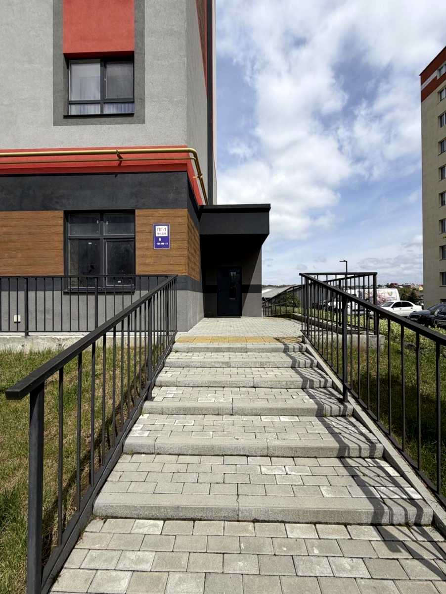 1877047968090313