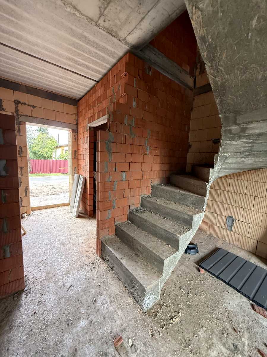 1877048281522989
