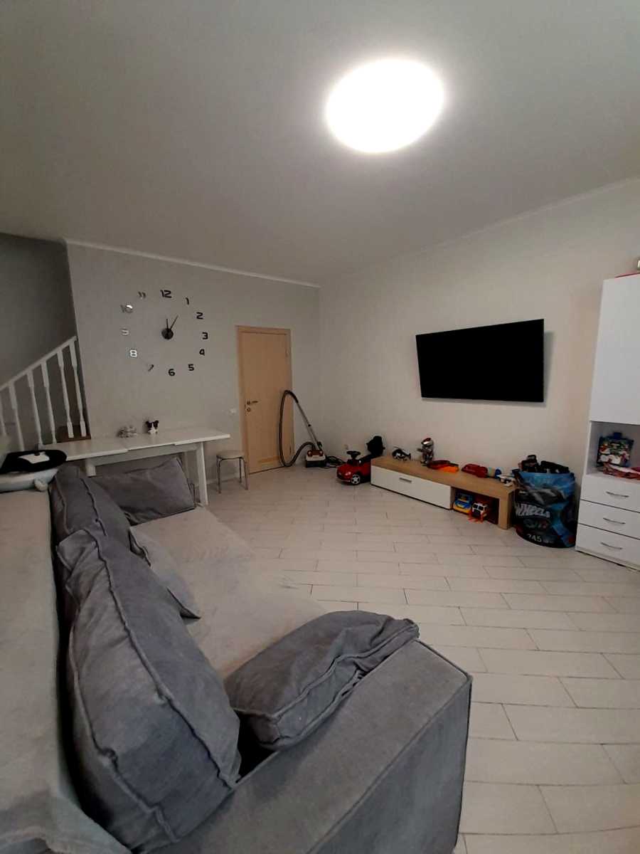 1877048304950606