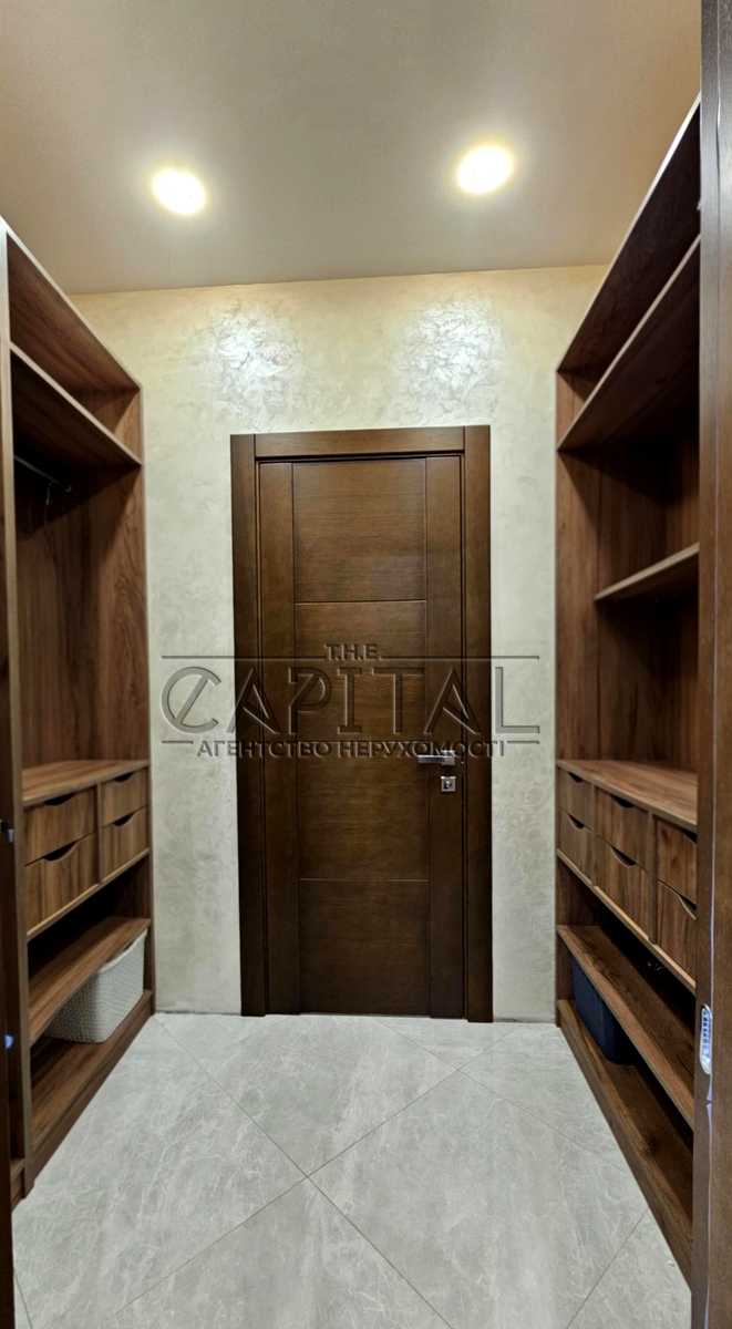 1877051330120353