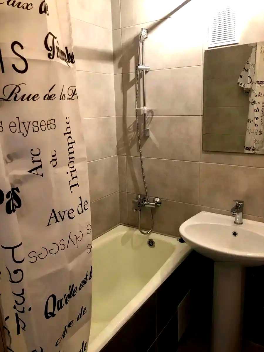 1877051540078604