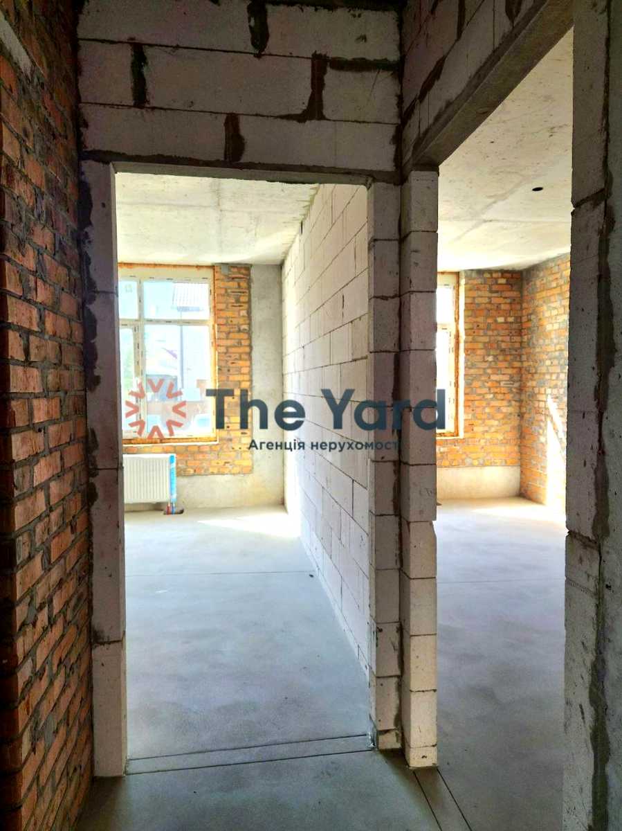 1877051880193750