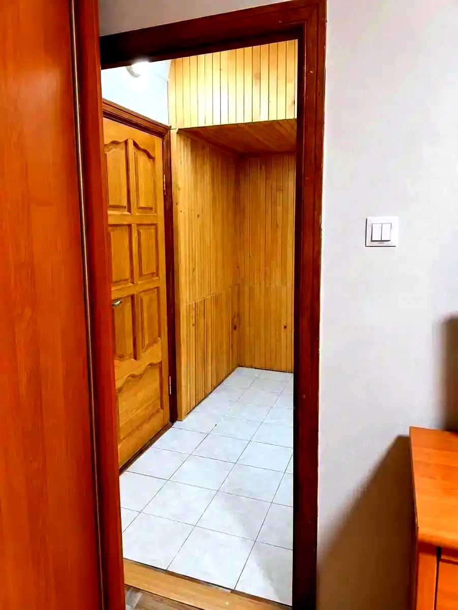 1877052124471879