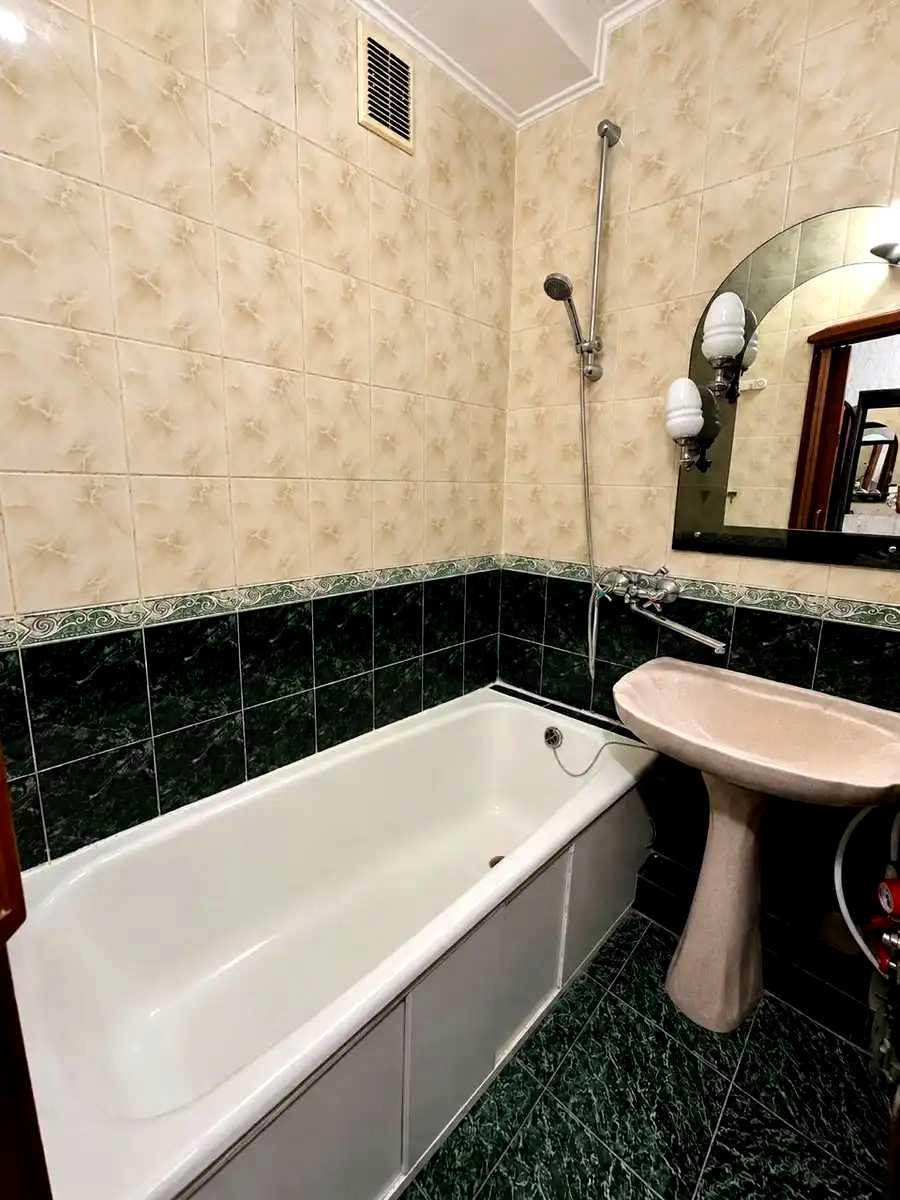 1877054684078122