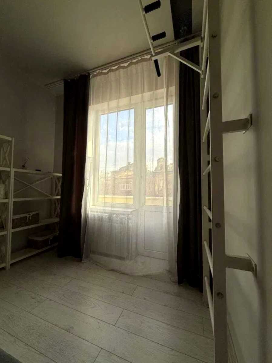 1877054887342320