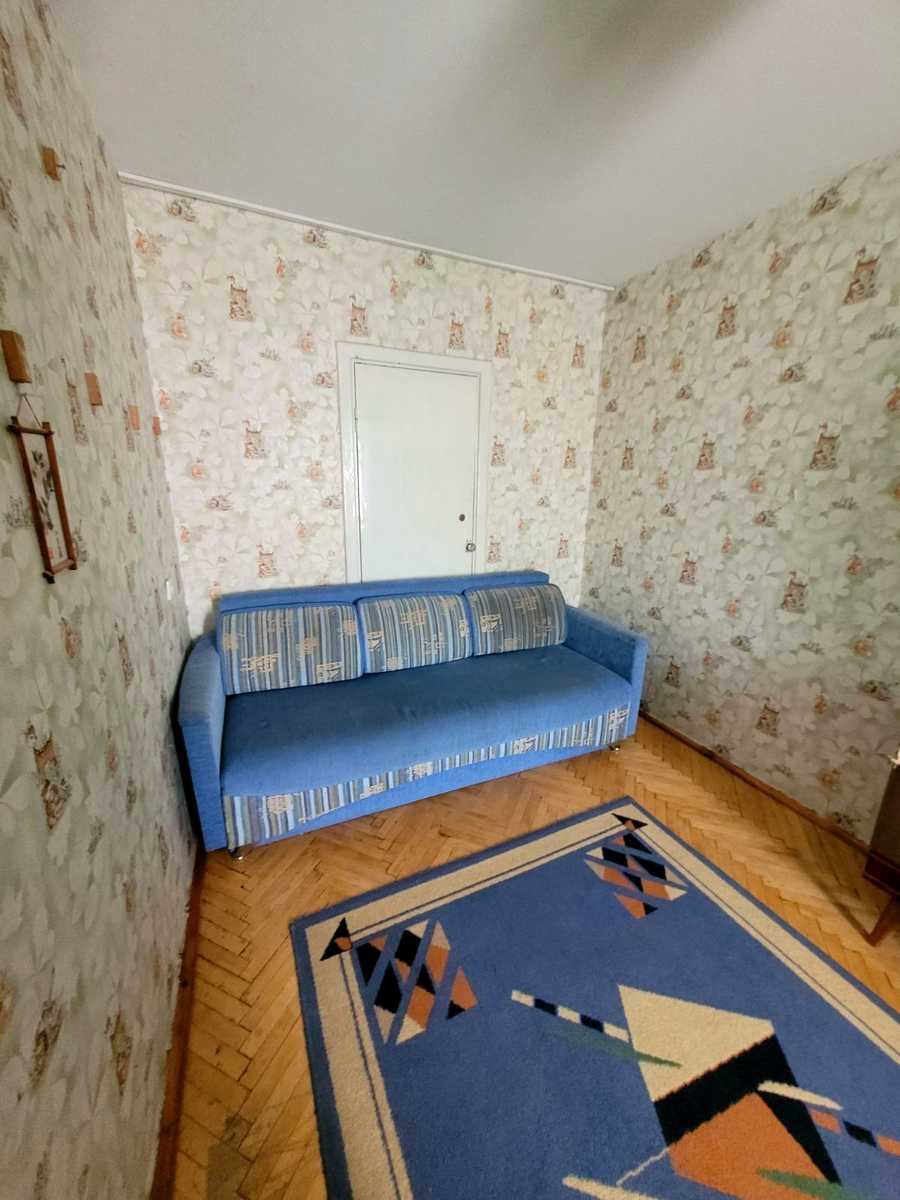 1877062610439836