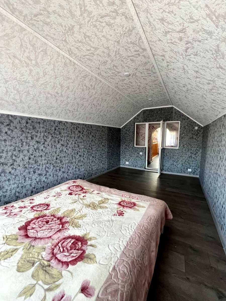1877063536373301