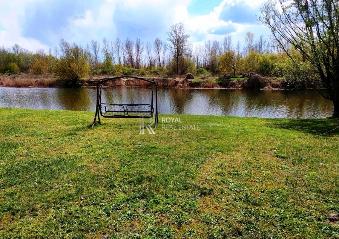 1877063563901487