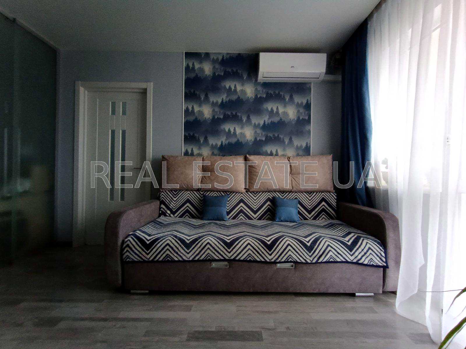 1877095806328772
