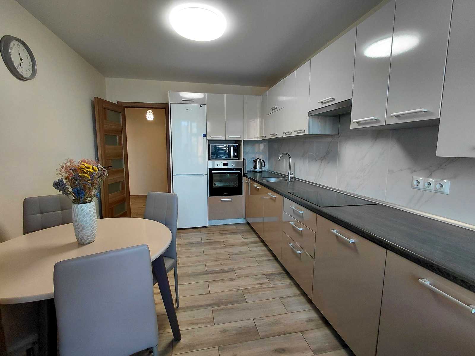 1877099642245347.jpg