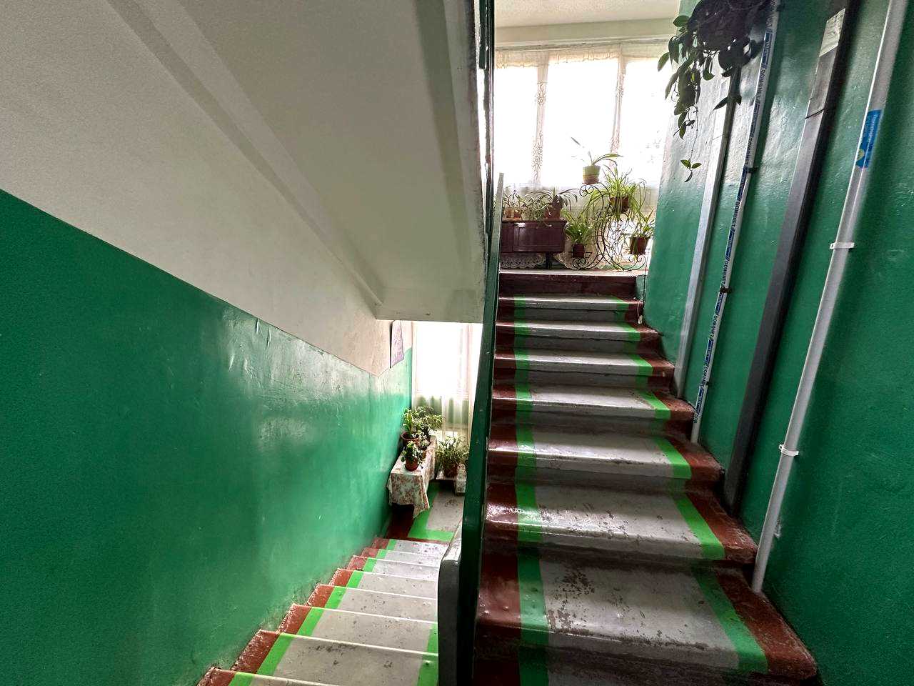 1877102747747345
