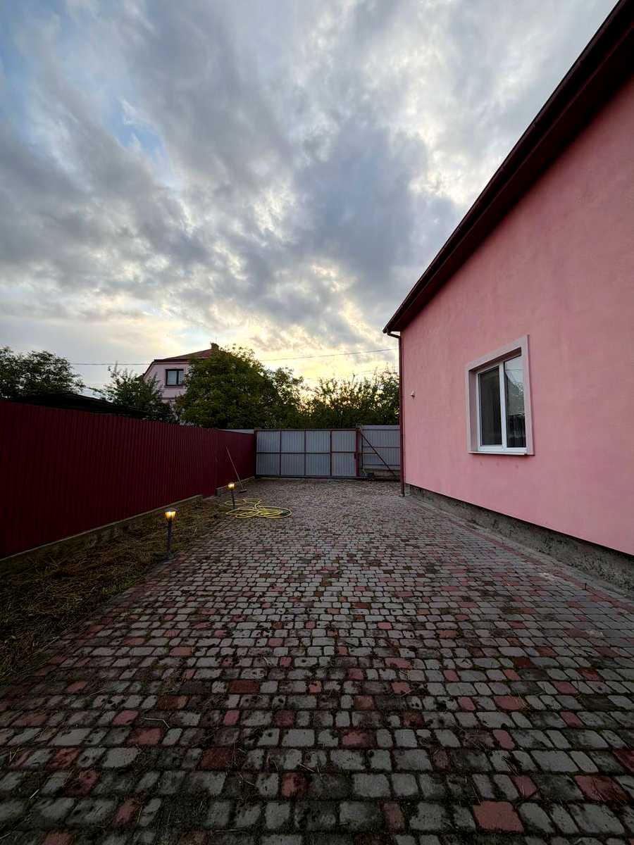 1877103470390366