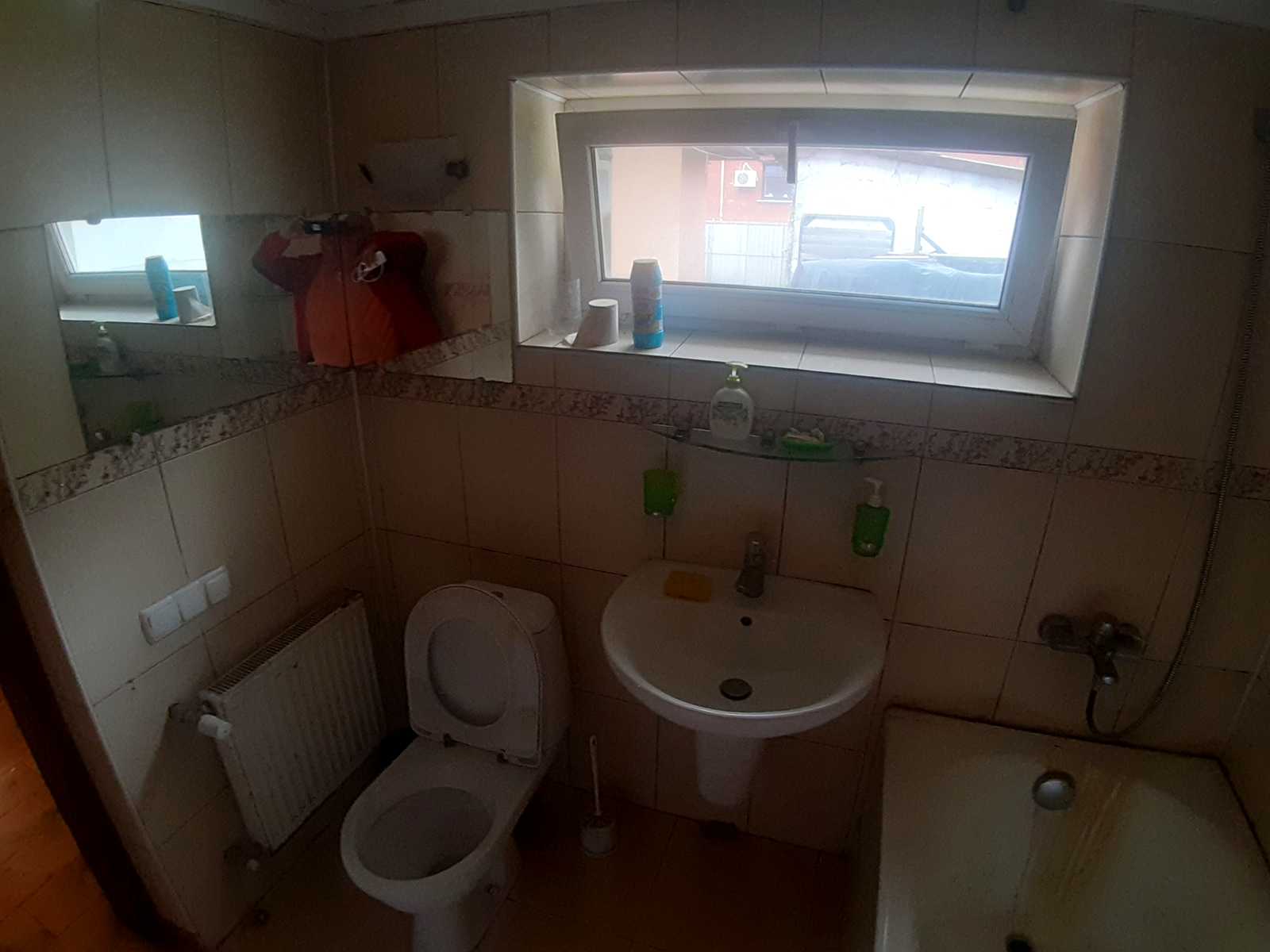 1877103509114419