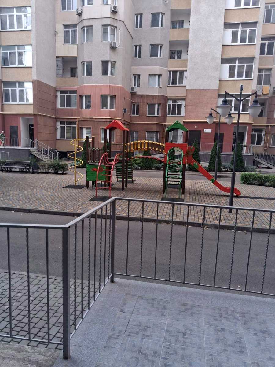 1877105754886174