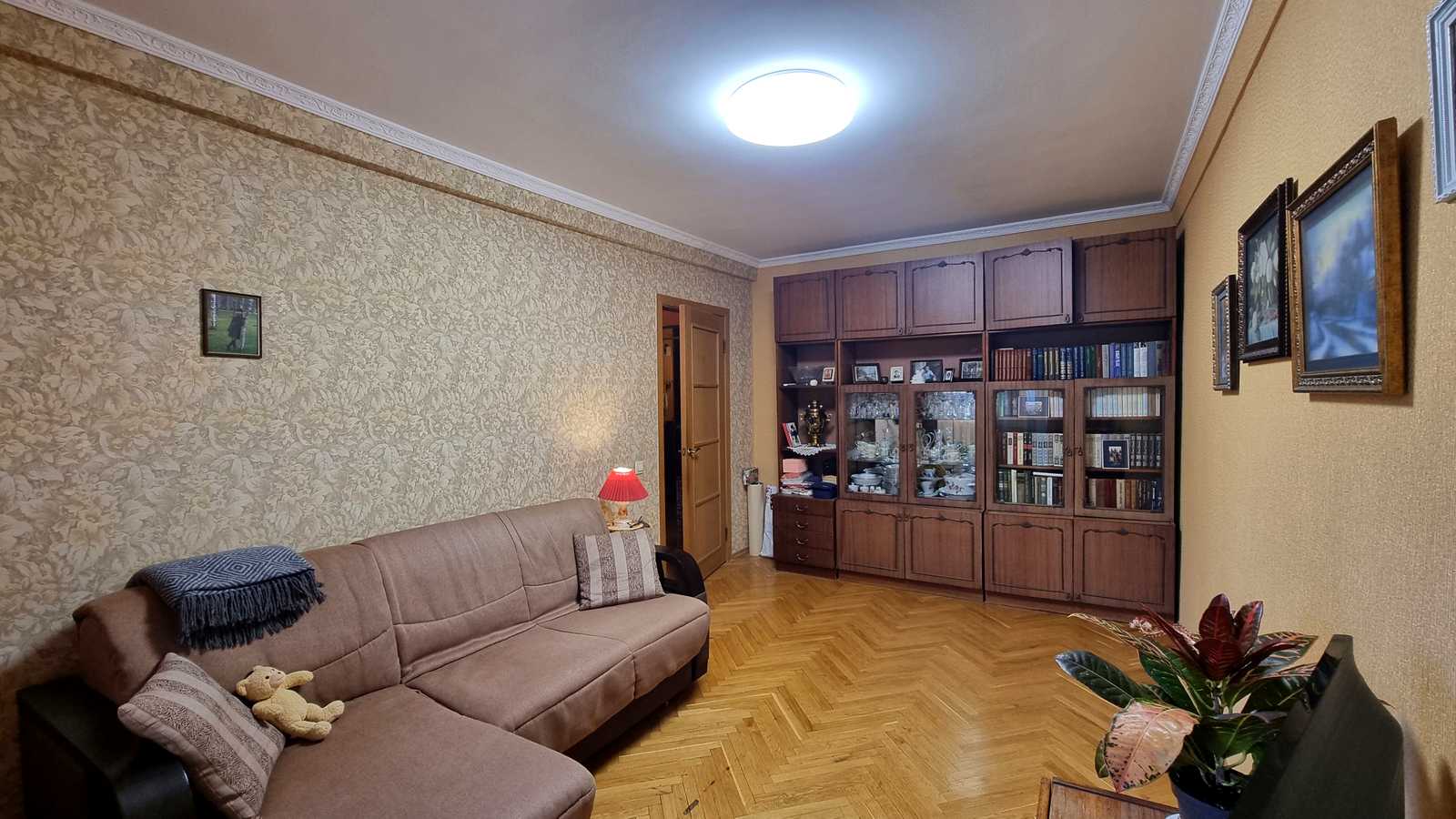 1877106894073849