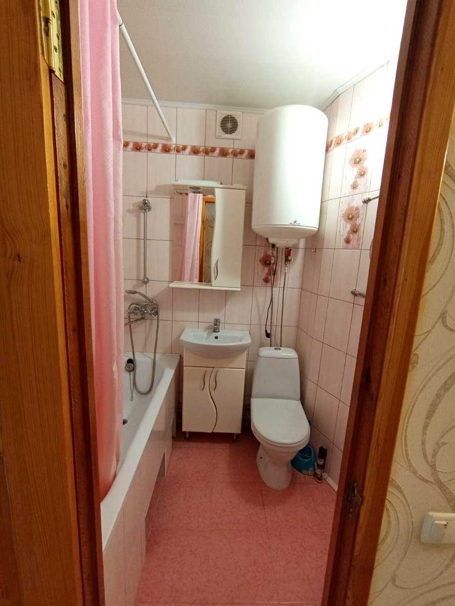 1877107119998382