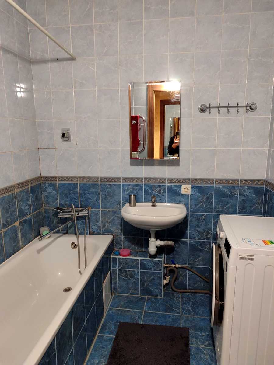 1877107678899100