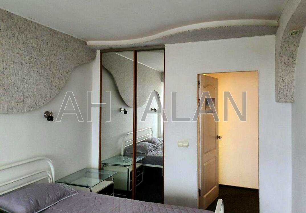 1877107813071435